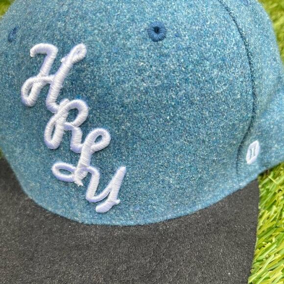 Hurley Wool Blend SnapBack Two-Tone Textured Cursive Logo Adjustable Hat - Picture 2 of 7